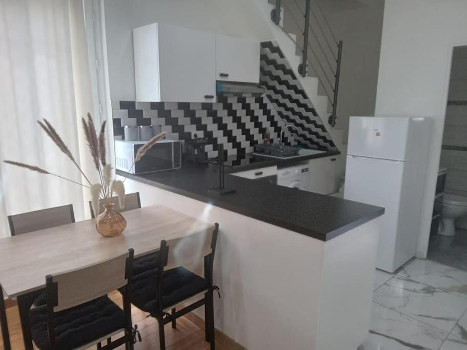 Joli Appartement De Vacances Écouen المظهر الخارجي الصورة