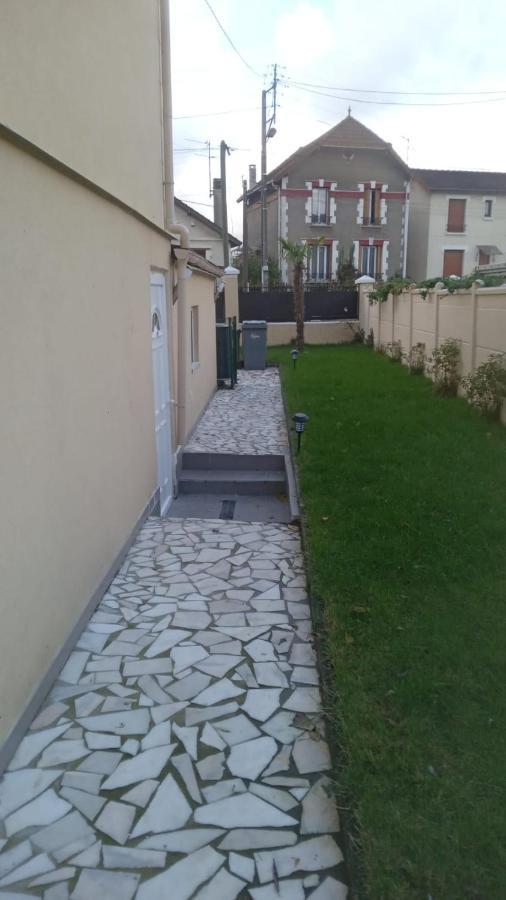 Joli Appartement De Vacances Écouen المظهر الخارجي الصورة