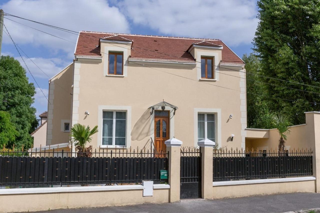 Joli Appartement De Vacances Écouen المظهر الخارجي الصورة